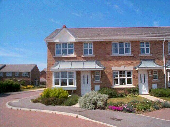 3 Bedroom House To Rent In Whitehead Drive -weymouth, DT4