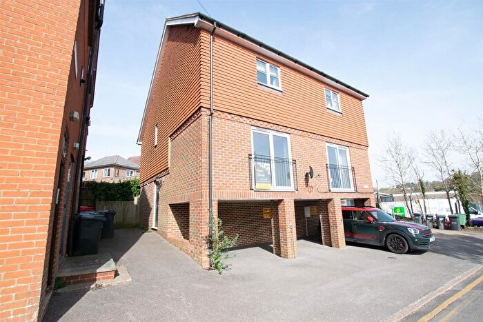 2 Bedroom Property To Rent In Station Road, Heathfield, TN21