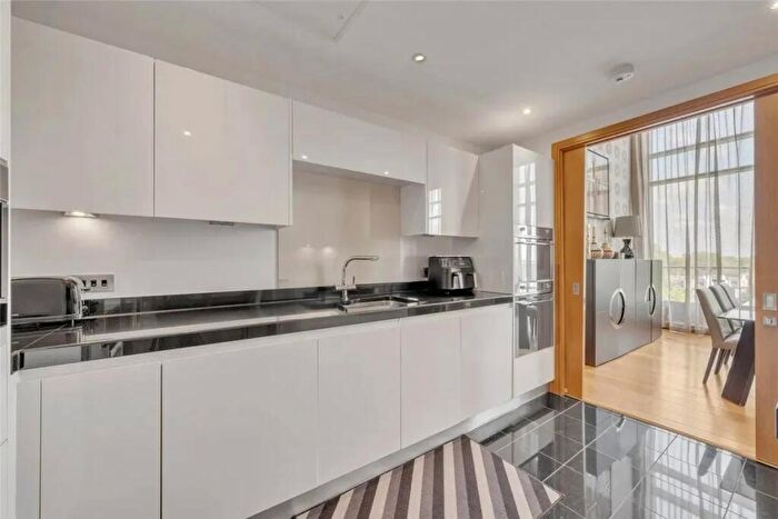 3 Bedroom Flat To Rent In Melrose Apartments, Winchester Road, Belsize Park, NW3
