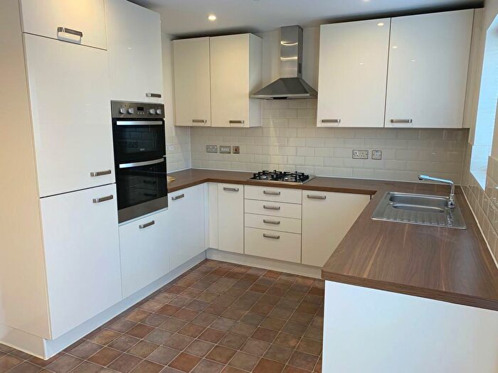 3 Bedroom Terraced House For Sale In Avian Avenue, Frogmore, AL2