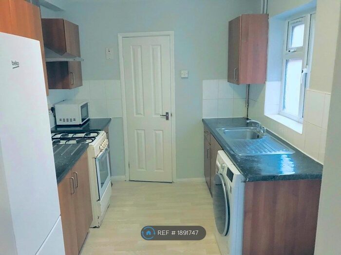 1 Bedroom Flat To Rent In Newport Road, Reading, RG1