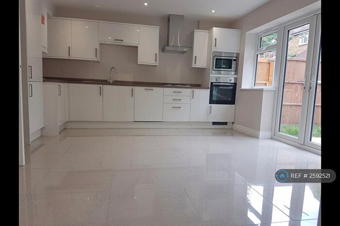 2 Bedroom Flat To Rent In Dollis Crescent, Ruislip, HA4