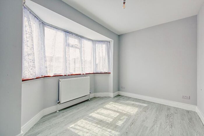 3 Bedroom End Of Terrace House To Rent In Lynmouth Avenue, Morden, SM4