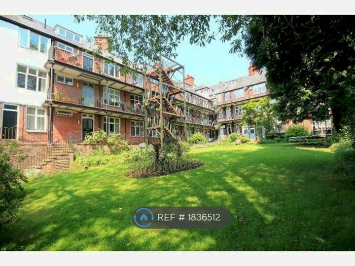 2 Bedroom Flat To Rent In Clay Hill House, Haslemere, GU27