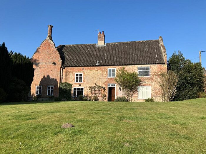 5 Bedroom Country House To Rent In Hall Road, Honing, North Walsham, NR28