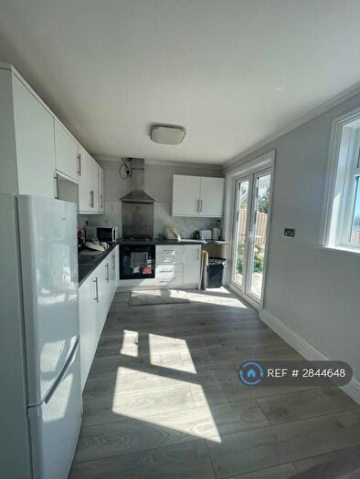 3 Bedroom Semi-Detached House To Rent In Leeson Road, Ventnor, PO38