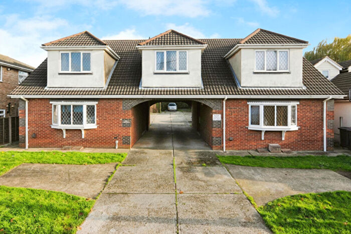 1 Bedroom Flat For Sale In Philbrick Crescent, Rayleigh, Essex, SS6