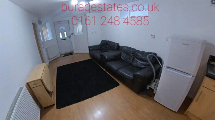 2 Bedroom Flat To Rent In Birchfields Road, Manchester, M13