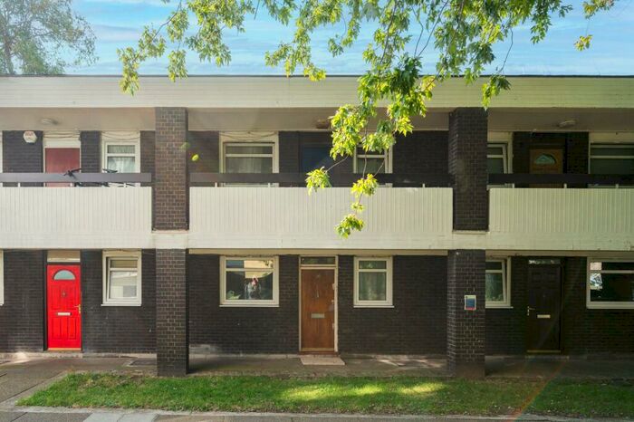 Studio To Rent In Raglan Street, Kentish Town, London, NW5