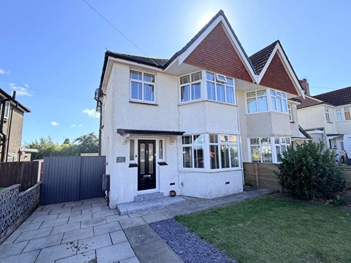 3 Bedroom Semi-Detached House To Rent In Dunraven Road, Sketty, SA2