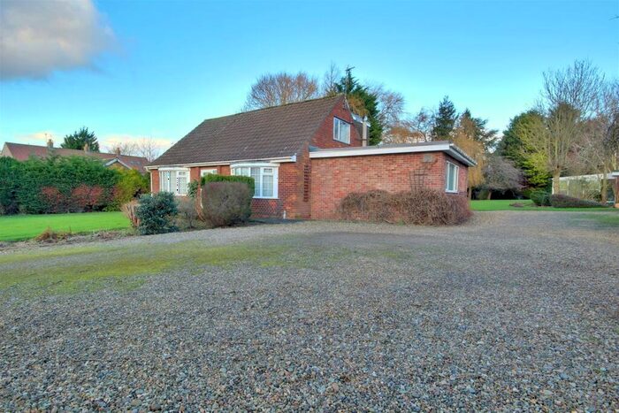 4 Bedroom Detached Bungalow For Sale In Main Road, Skirlaugh, Hull, HU11
