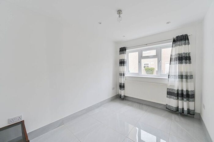 3 Bedroom Property To Rent In Portland Road, Mitcham, CR4