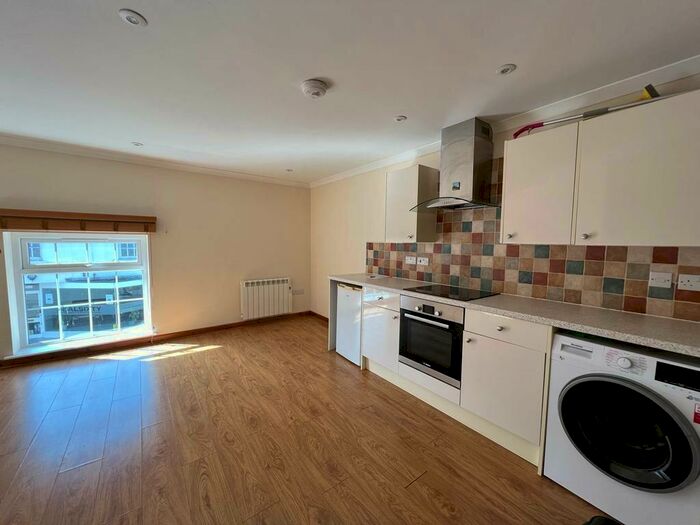 2 Bedroom Apartment To Rent In St Austell, PL25