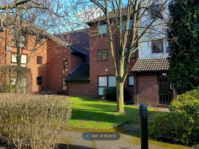 1 Bedroom Flat To Rent In Laleham Road, Shepperton, TW17