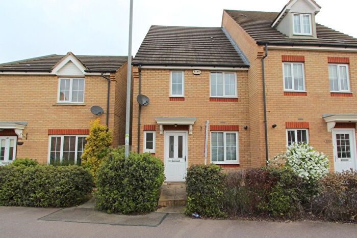 3 Bedroom Property To Rent In Johnson Drive, Leighton Buzzard, LU7