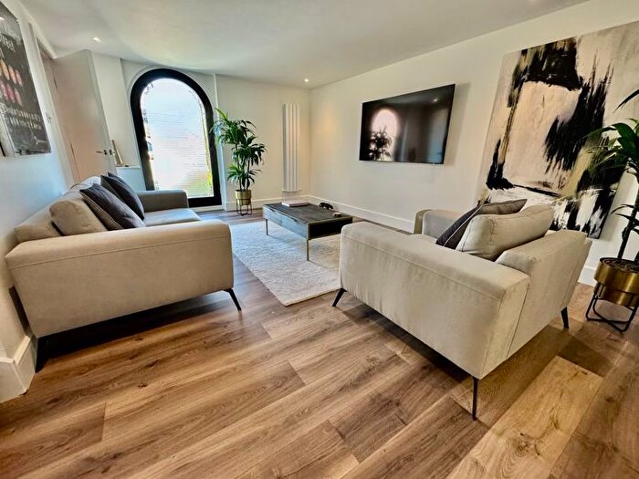 3 Bedroom Barn Conversion For Sale In Knutsford Road, Cranage, Crewe, CW4