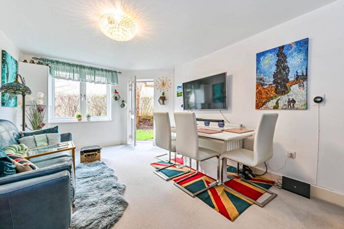 3 Bedroom Flat To Rent In Malvern Road, Maida Hill, London, NW6