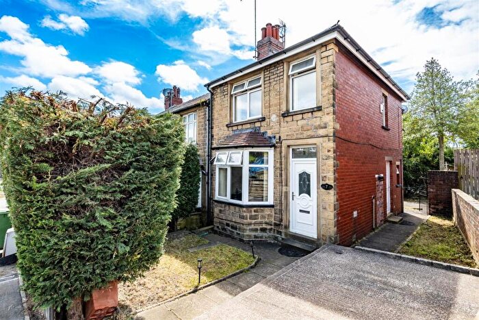 2 Bedroom End Of Terrace House For Sale In Armytage Crescent, Huddersfield, HD1