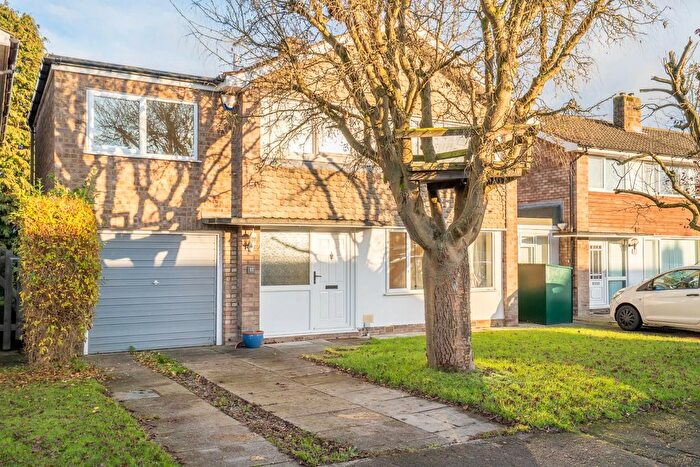 4 Bedroom Detached House For Sale In Vanbrugh Drive, York, YO10