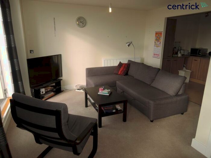 2 Bedroom Duplex To Rent In Langley Walk, B15