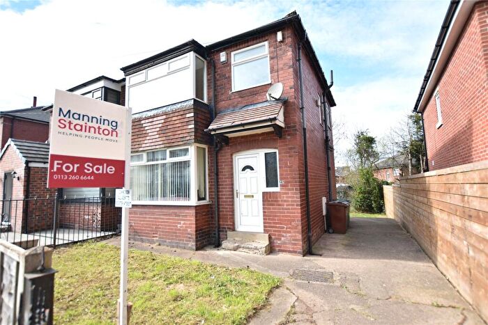 3 Bedroom Semi Detached House For Sale In William View, Leeds, West Yorkshire, LS15