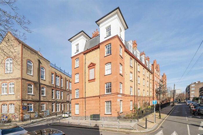 2 Bedroom Flat For Sale In Welwyn Street, Bethnal Green, E2