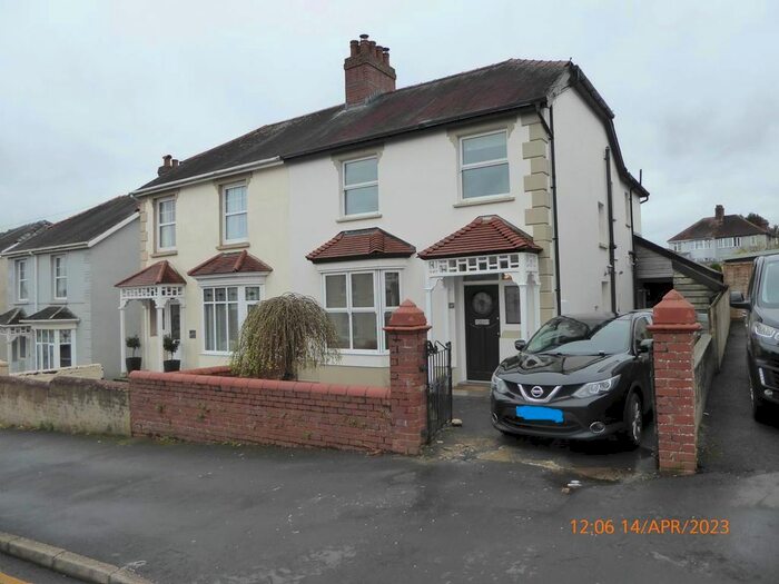 4 Bedroom Property To Rent In St. Davids Avenue, Carmarthen, SA31