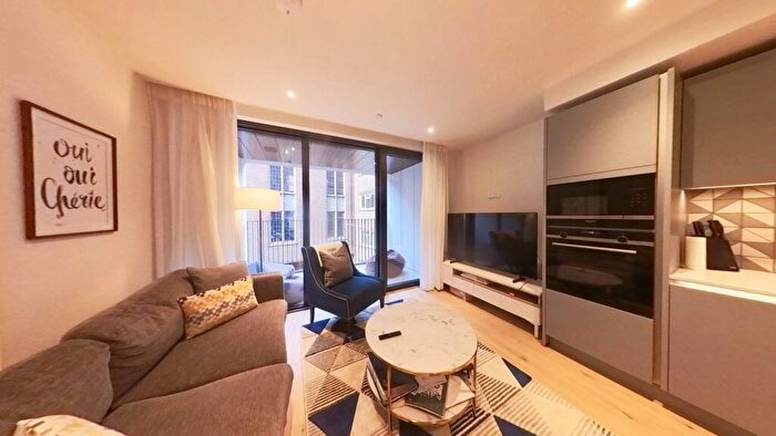 2 Bedroom Apartment To Rent In Clarendon Court, Barbican, EC1Y