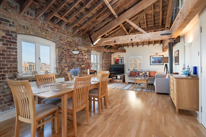 3 Bedroom Apartment To Rent In The Penthouse, New Archers Court, London, SE16