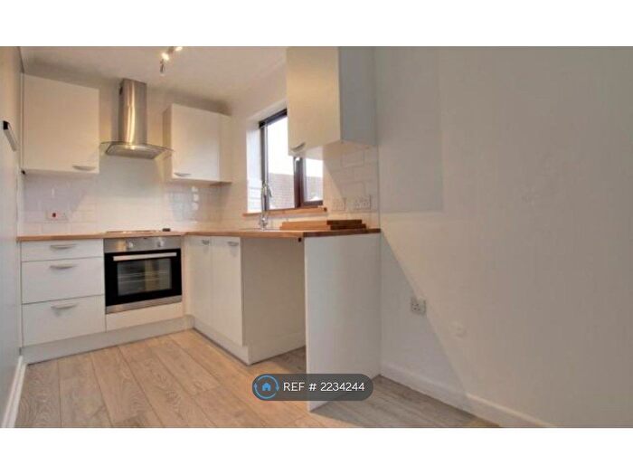 1 Bedroom Flat To Rent In Hereward Court, Chatteris, PE16