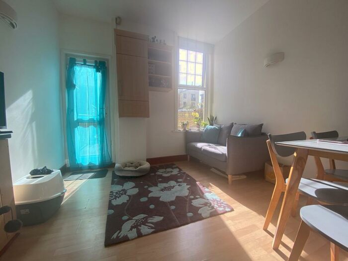 2 Bedroom Flat To Rent In Norwich Avenue West, Bournemouth, BH2