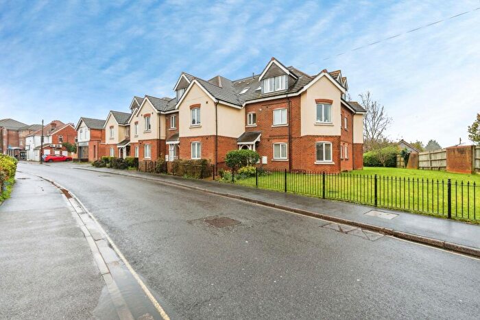 2 Bedroom Maisonette For Sale In Water Lane, Totton, Southampton, Hampshire, SO40