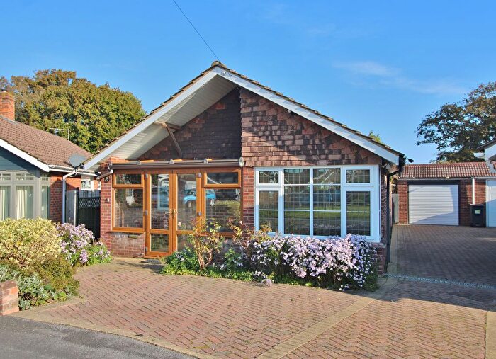4 Bedroom Detached Bungalow For Sale In St. Margarets Road, Hayling Island, PO11
