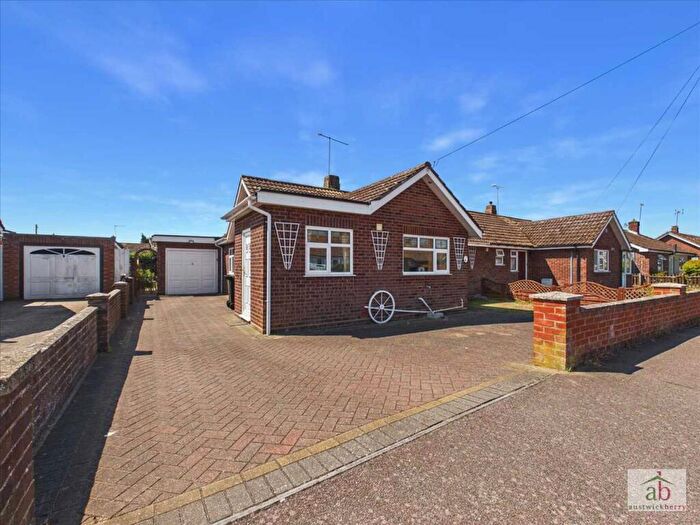 3 Bedroom Bungalow For Sale In Columbia Close, Kesgrave, IP5