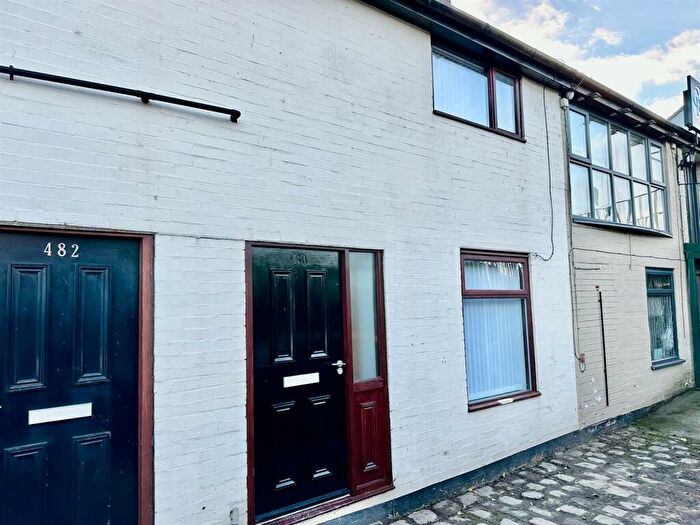 2 Bedroom Terraced House To Rent In Oldham Road, Failsworth, Manchester, M35