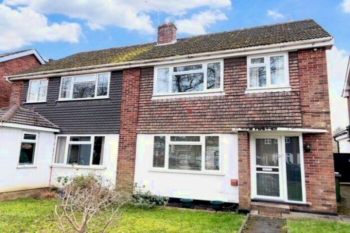 3 Bedroom Semi-Detached House To Rent In Cherry Gardens, Billericay, CM12
