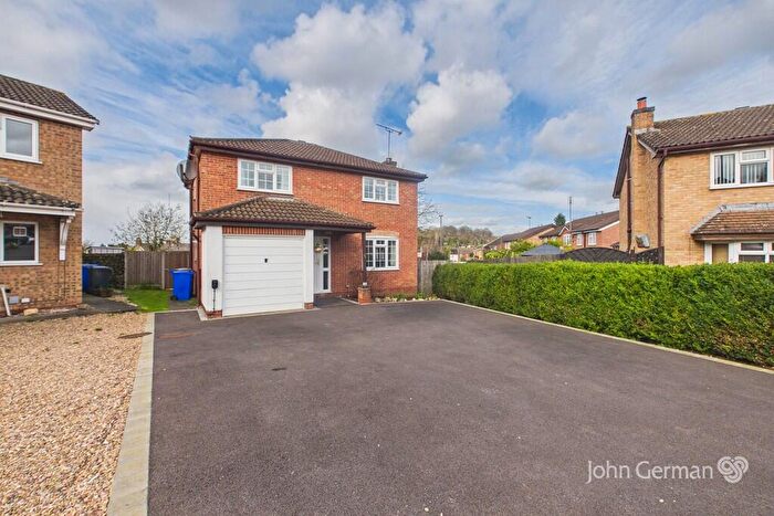 4 Bedroom Detached House For Sale In Cricketers Close, Burton-on-Trent, DE15