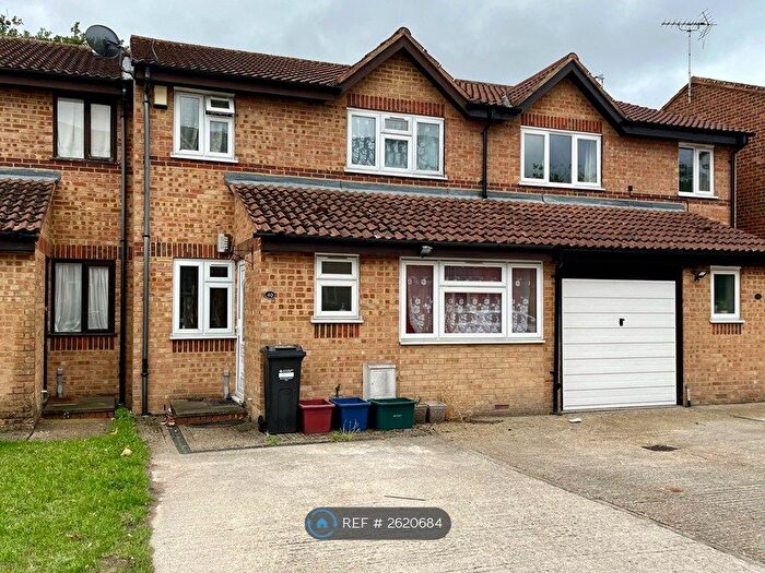 3 Bedroom Semi-Detached House To Rent In Burket Close, Southall, UB2