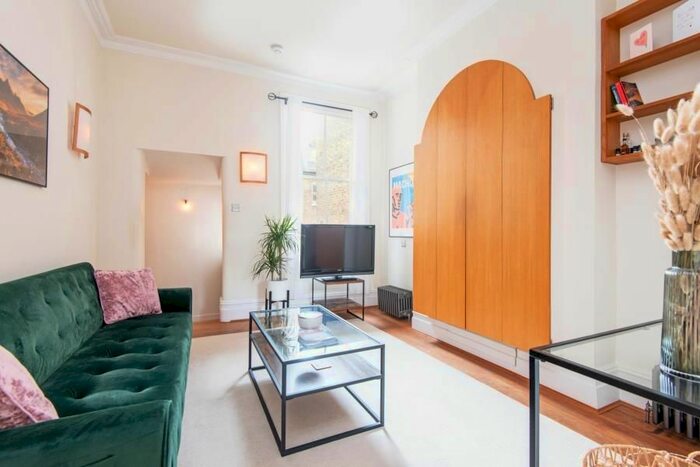 2 Bedroom Flat To Rent In Saltram Crescent, London, W9