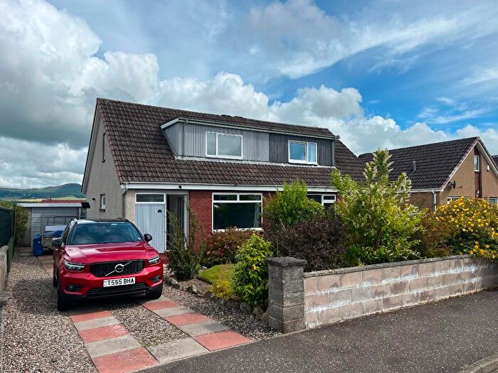 3 Bedroom Semi-Detached House To Rent In Hillpark Drive, Birkhill, Dundee, DD2