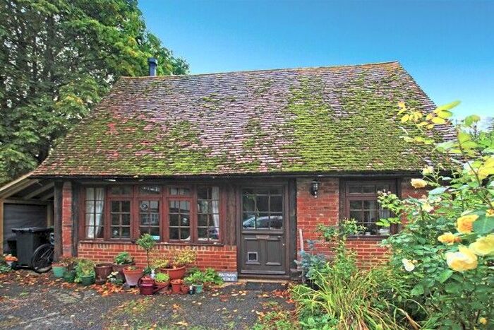 1 Bedroom Detached House To Rent In Tattlebury Lane, Headcorn, Ashford, TN27