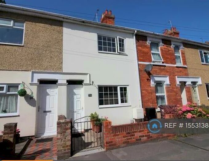 3 Bedroom Terraced House To Rent In Montagu Street, Swindon, SN2
