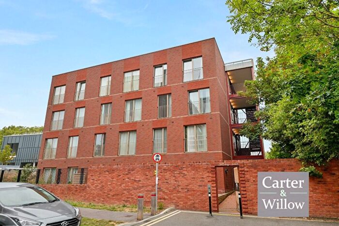 1 Bedroom Flat For Sale In Harbard Close, Barking, IG11