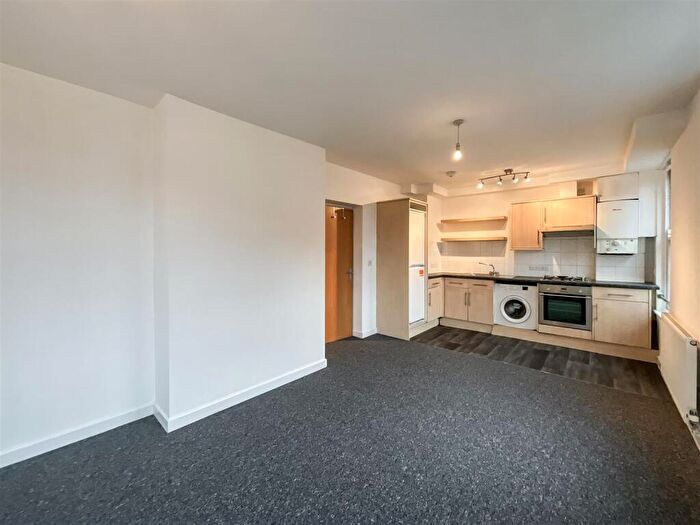 1 Bedroom Apartment For Sale In West Street, St. Philips, Bristol, BS2