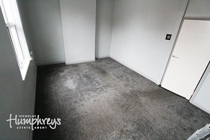 1 Bedroom Flat To Rent In Summerfield Crescent -, B16