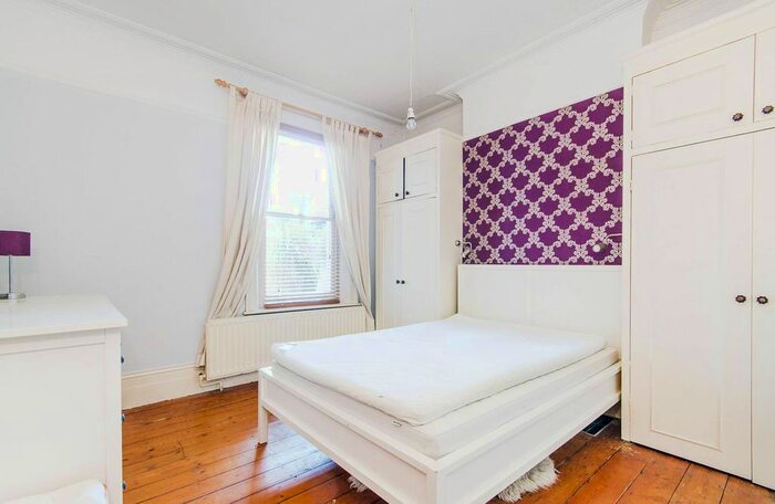 1 Bedroom Flat To Rent In The Park, Ealing, London, W5