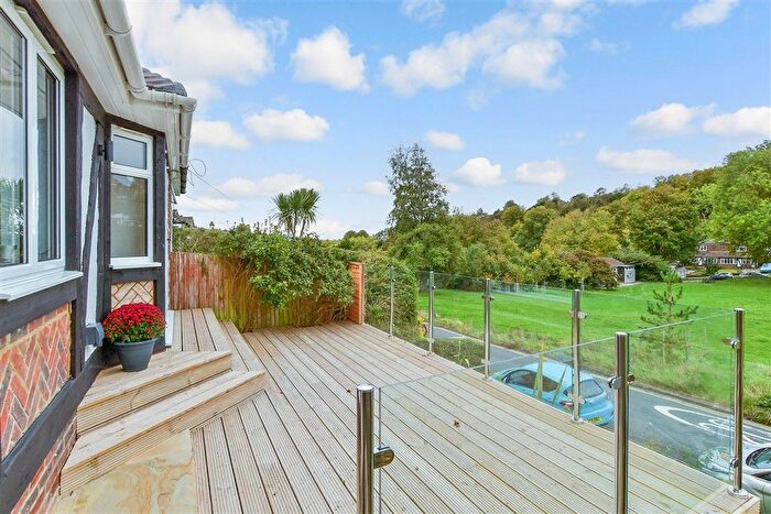 4 Bedroom Semi-Detached Bungalow For Sale In Barn Rise, Brighton, East Sussex, BN1