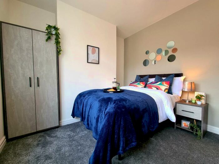 4 Bedroom House Of Multiple Occupation To Rent In Victor Avenue, Bury, BL9