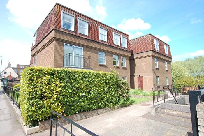 2 Bedroom Flat For Sale In Temple Street, Keynsham, Bristol, BS31