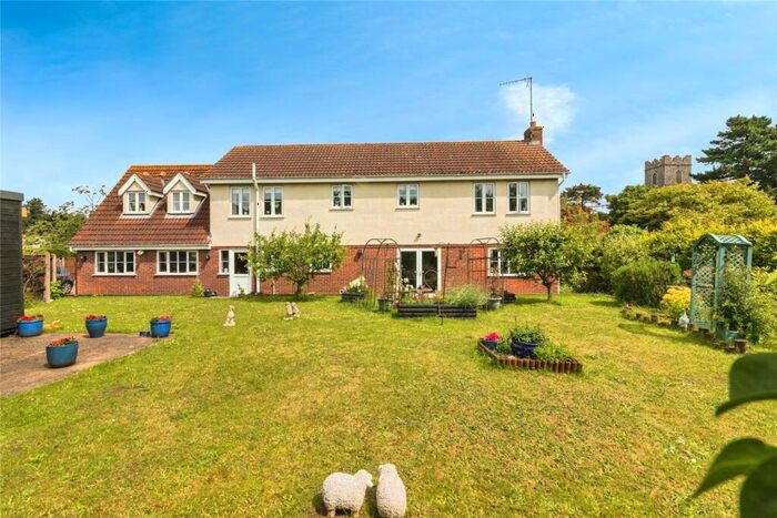 5 Bedroom Detached House For Sale In Lee Gardens, Beccles, Suffolk, NR34